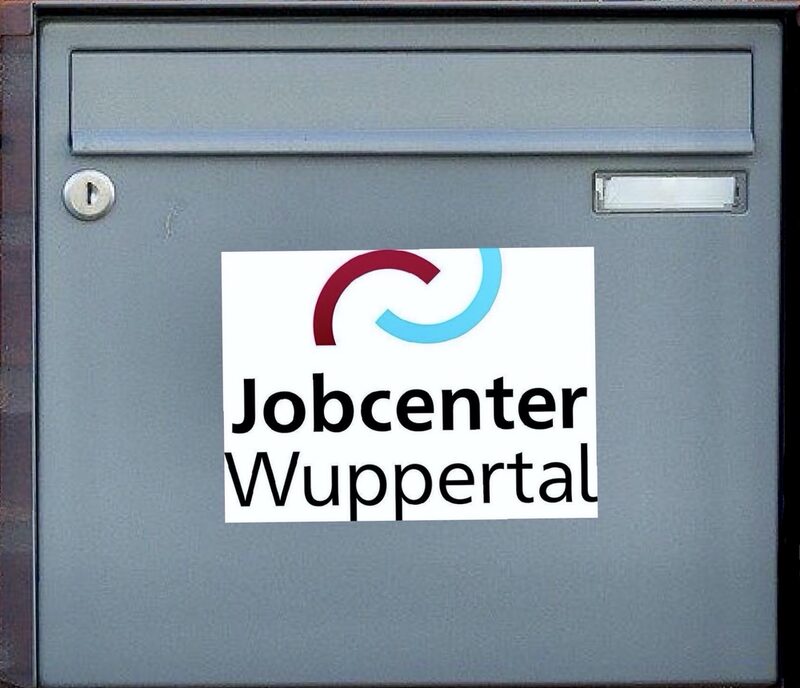 Briefkasten mit JC-Logo